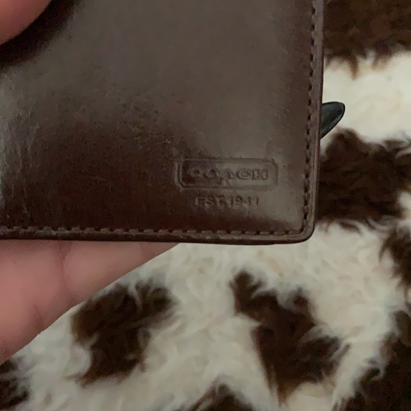 Cute Coach Wallet! - Picture 3 of 6